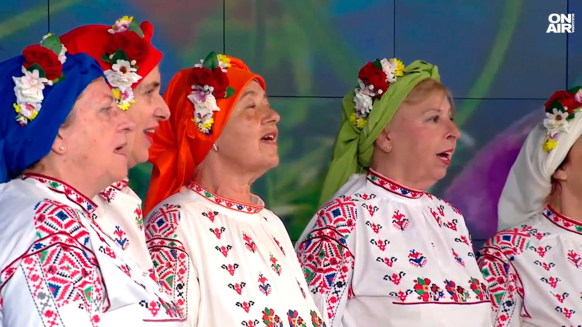 Хор 'София' в студиото на
България сутрин по
телевизия Bulgaria on Air