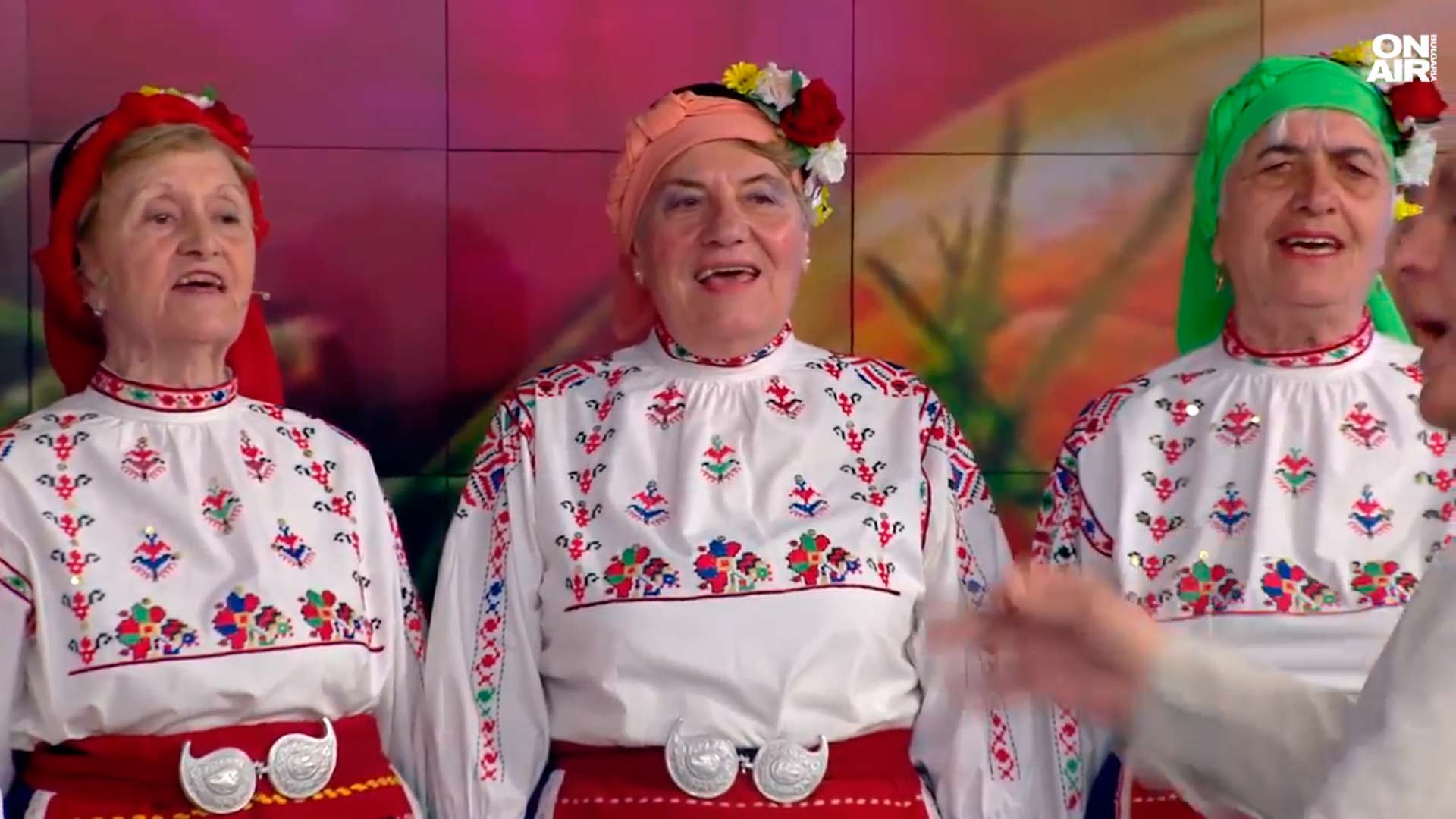 Хор 'София' в студиото на
България сутрин по
телевизия Bulgaria on Air