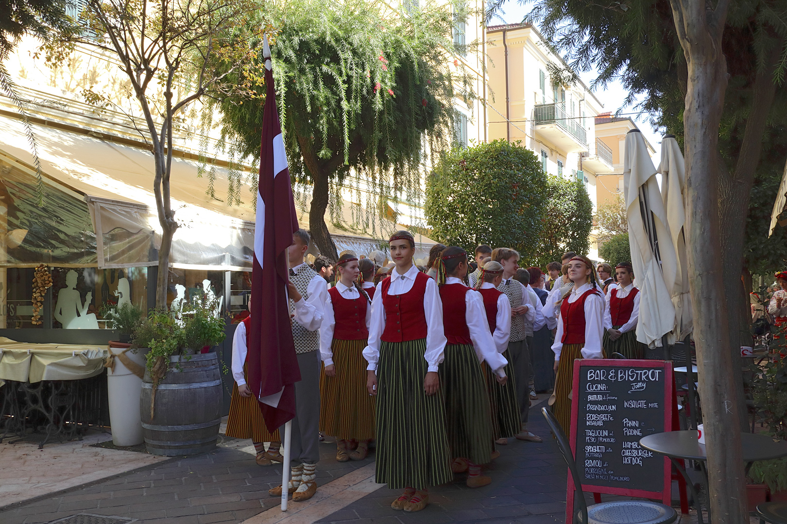 Хор 'София' пя на
Лазурния бряг