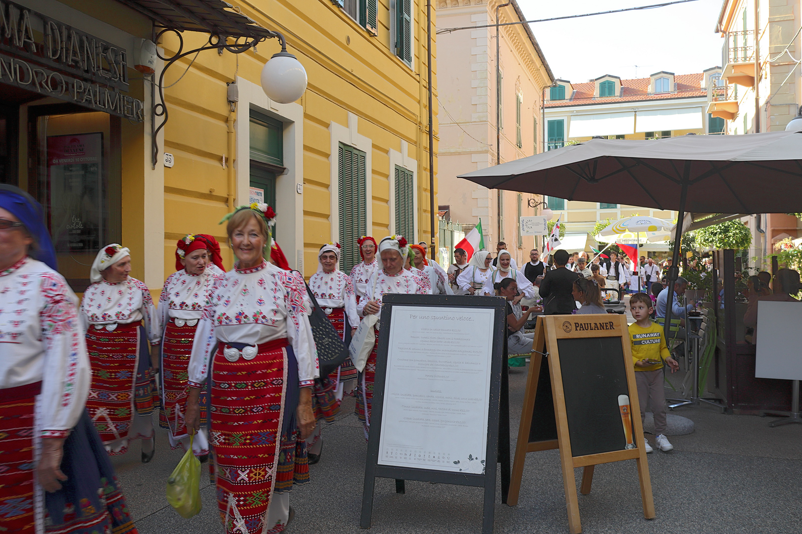 Хор 'София' пя на
Лазурния бряг